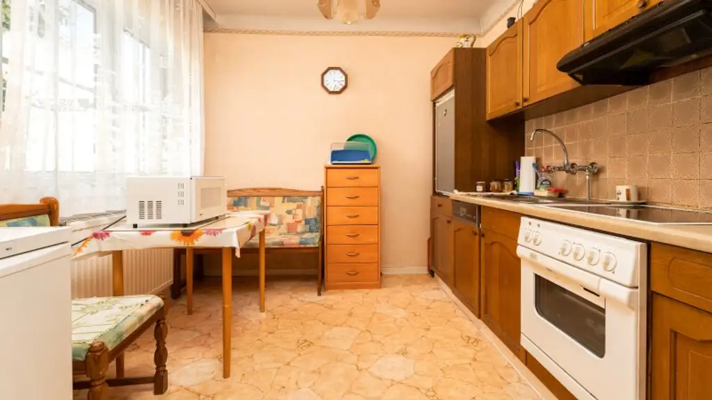 Sanierungsbedürftiges Haus in Untersiebenbrunn! Rohdachboden mit Ausbaupotential!