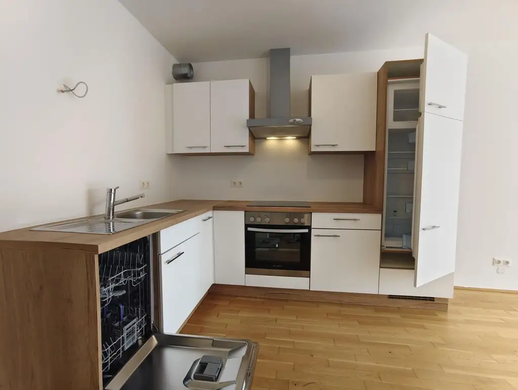 Süsse 2-Zimmer-Wohnung mit Terrasse bei Sommerbad Schwechat