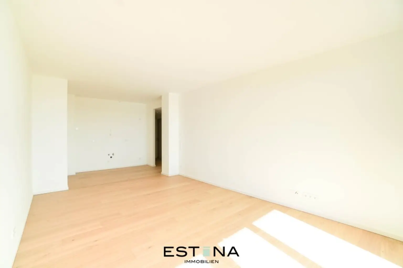 Premium City-Wohnung mit Weitblick & Wellness-Oase