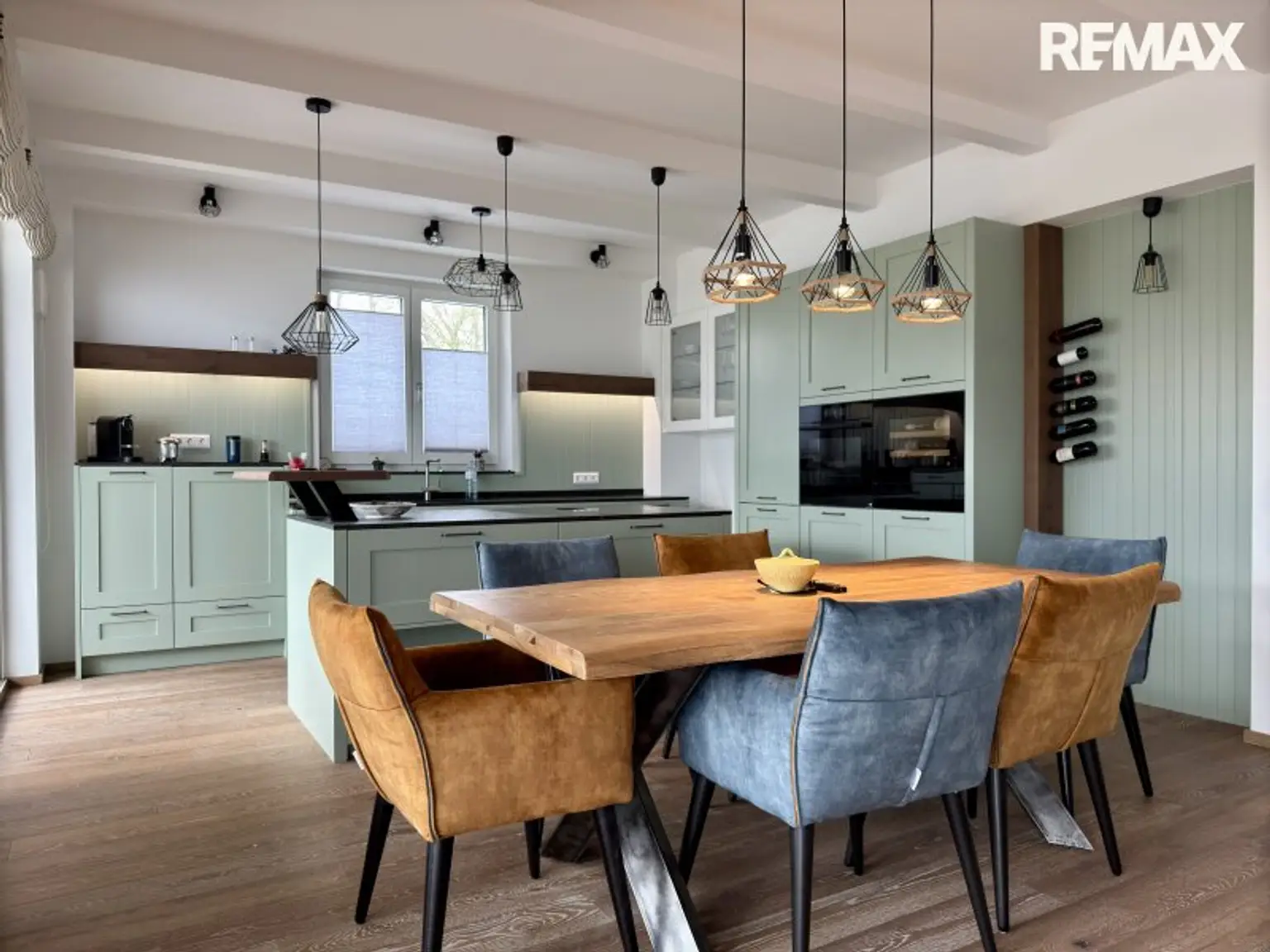 Seeluft - Einfamilienhaus auf Pachtgrund mit ca. 189 m² Wfl. am Neudörflersee zu kaufen!