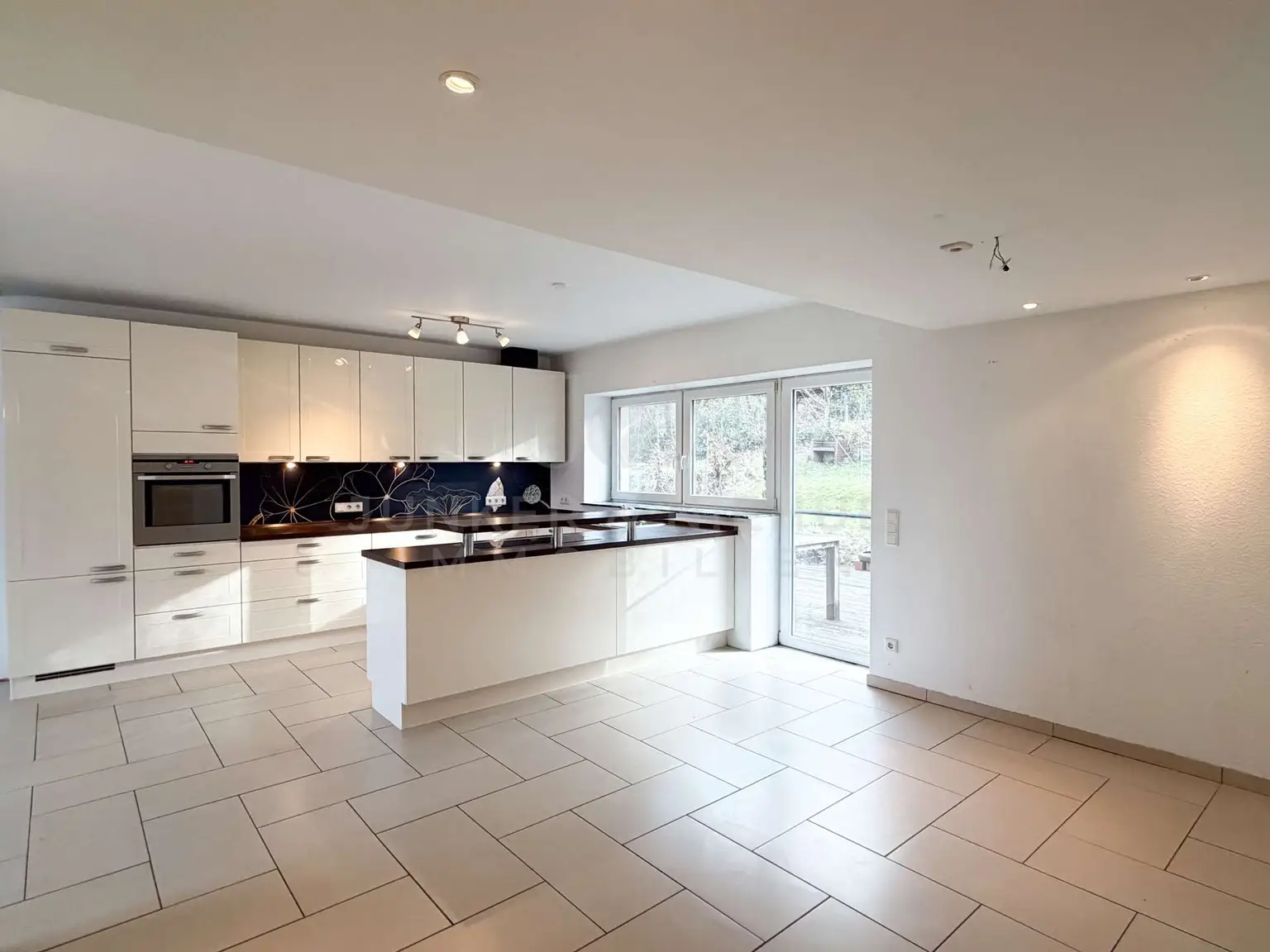 Küche und Essbereich EG