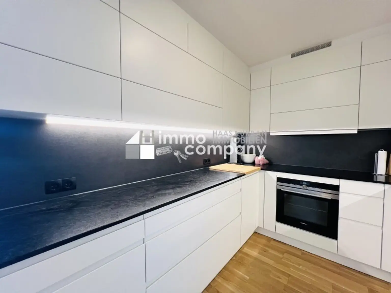 Exklusive Wohnung mit Terrasse + Stellplatz! 11. Bezirk.