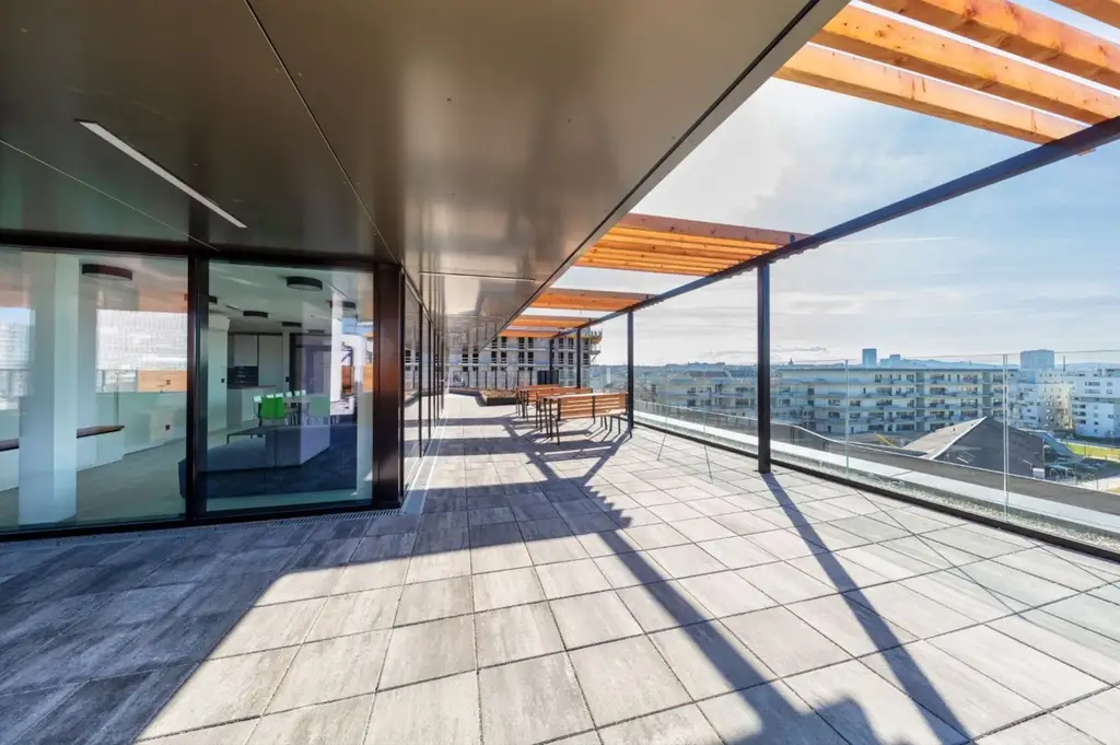 Moderner Neubau - Singlewohnung mit Freifläche, provisionsfrei mit gratis Jahreskarte Wr. Linien