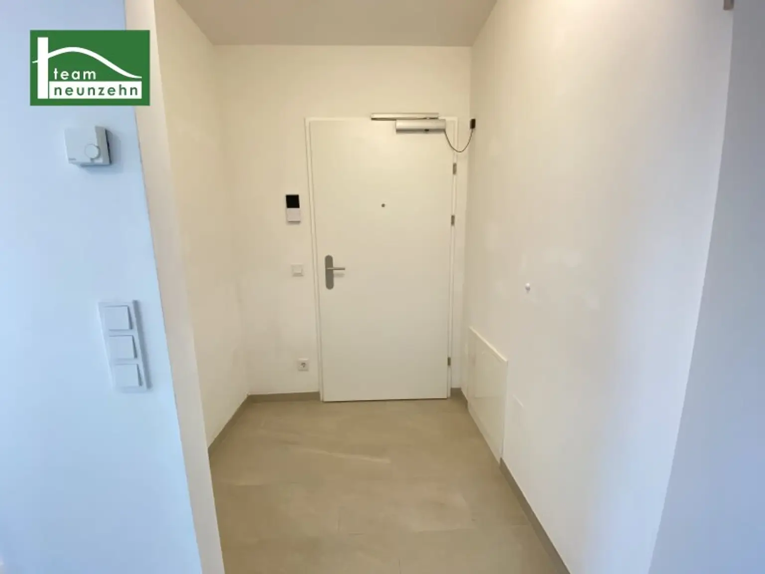 Klimatisierte Dachgeschoss-Wohnung mit Ausblick zur Donau! 5 Minuten zu U6 und S-Bahn Handelskai!