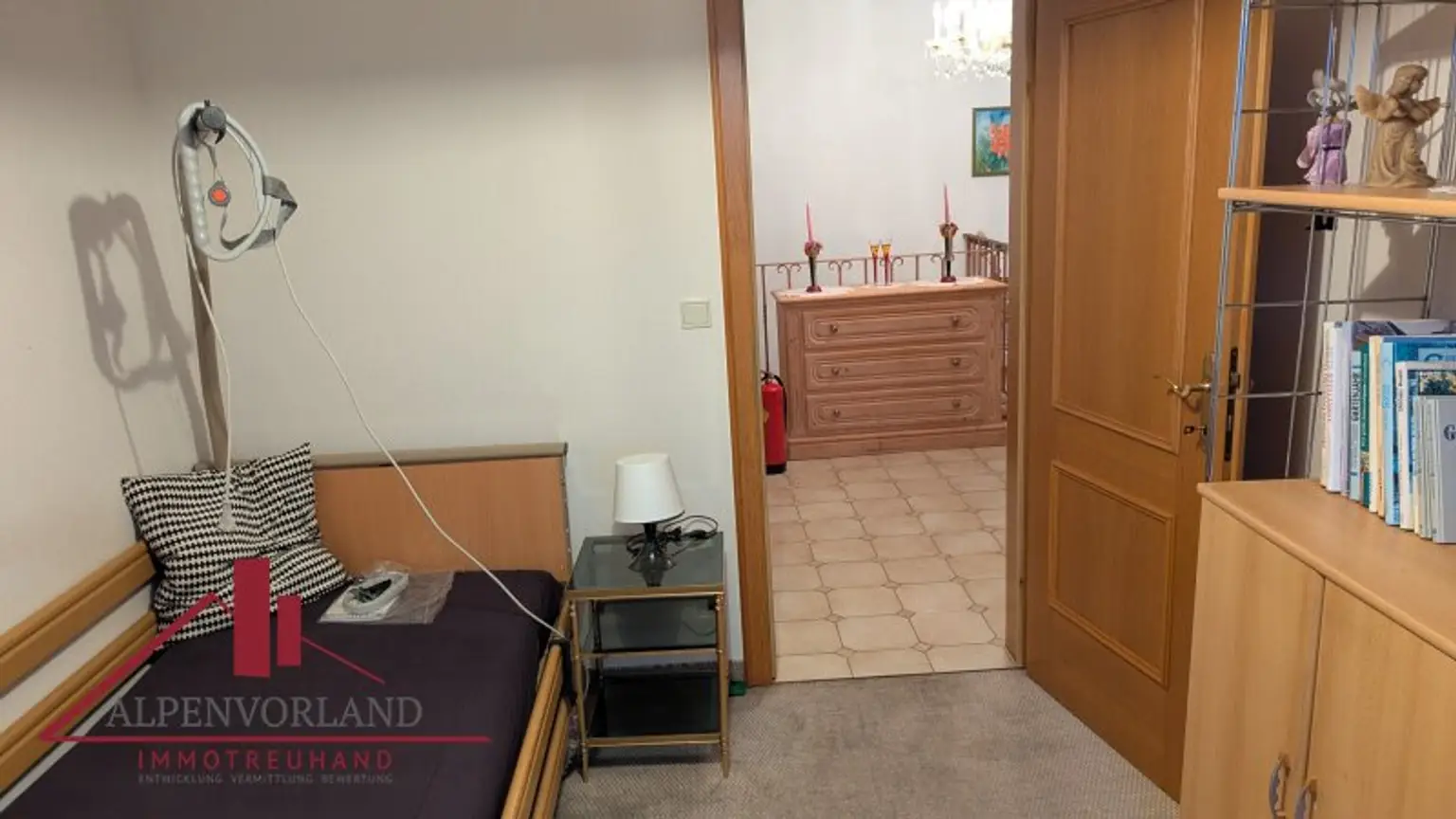 Traumhaftes Einfamilienhaus mit Fernblick in Hainburg an der Donau: ca. 180m² Wohnfläche mit Garten, 2 Terrassen, Pool und Garage!!!