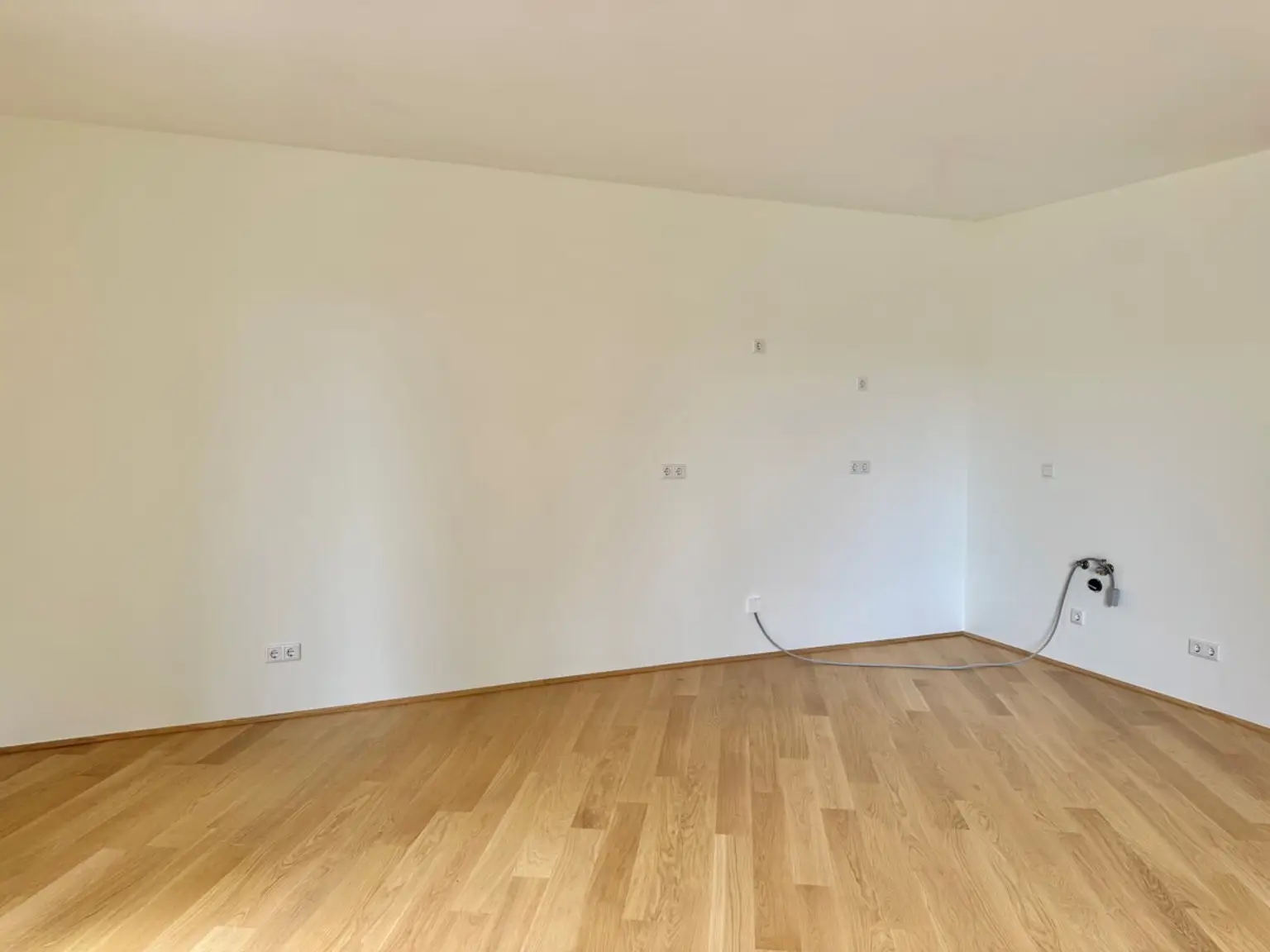 Neu und provisionsfrei: Erstbezug - seltene Gelegenheit zum Spitzenpreis (Gerasdorfer Straße)
