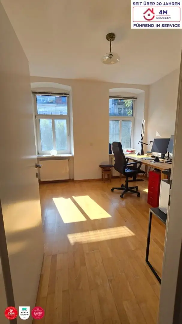 Drei Zimmer Stilaltbau-Rarität in begehrter Lage – sonnig, ruhig und elegant