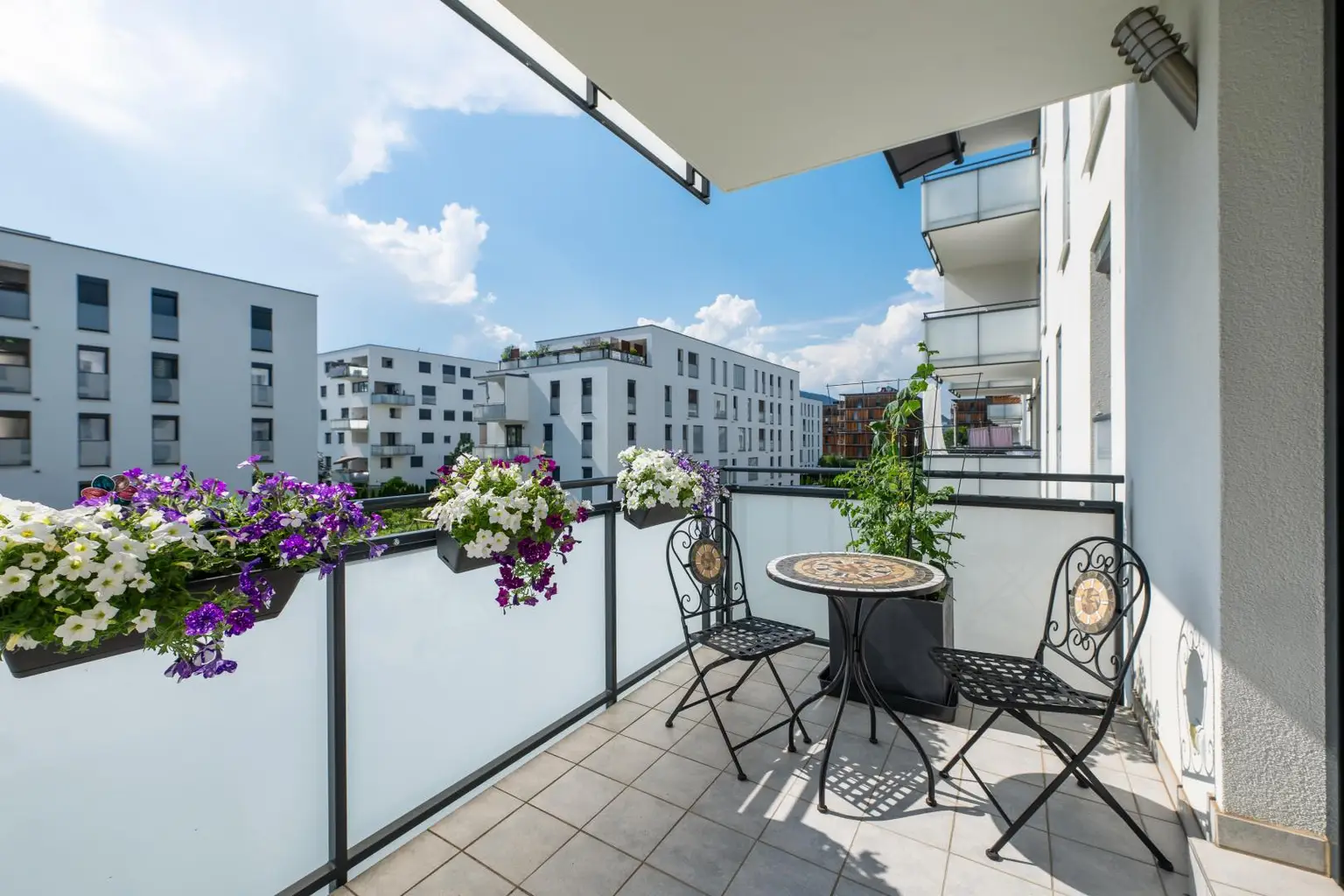 Sonniger Westbalkon