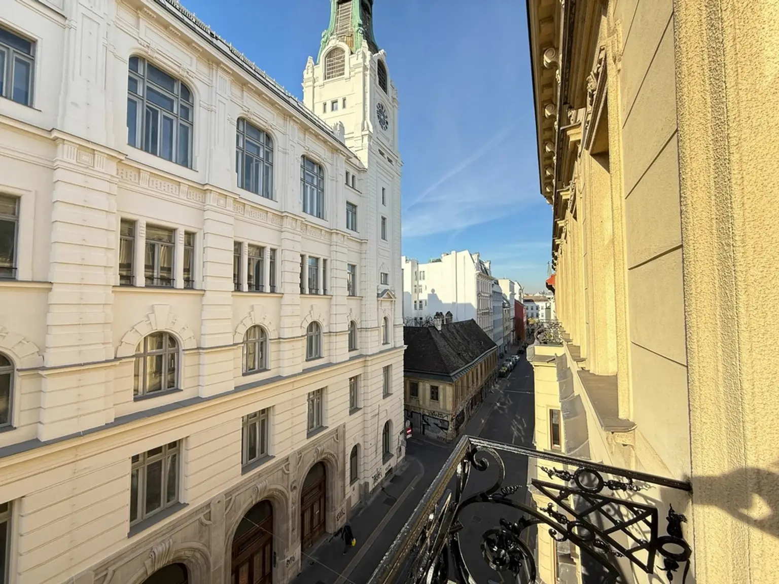 RUHELAGE | PERFEKTE 3 ZIMMER | TRAUMHAFTER ALTBAU | U-BAHN NÄHE