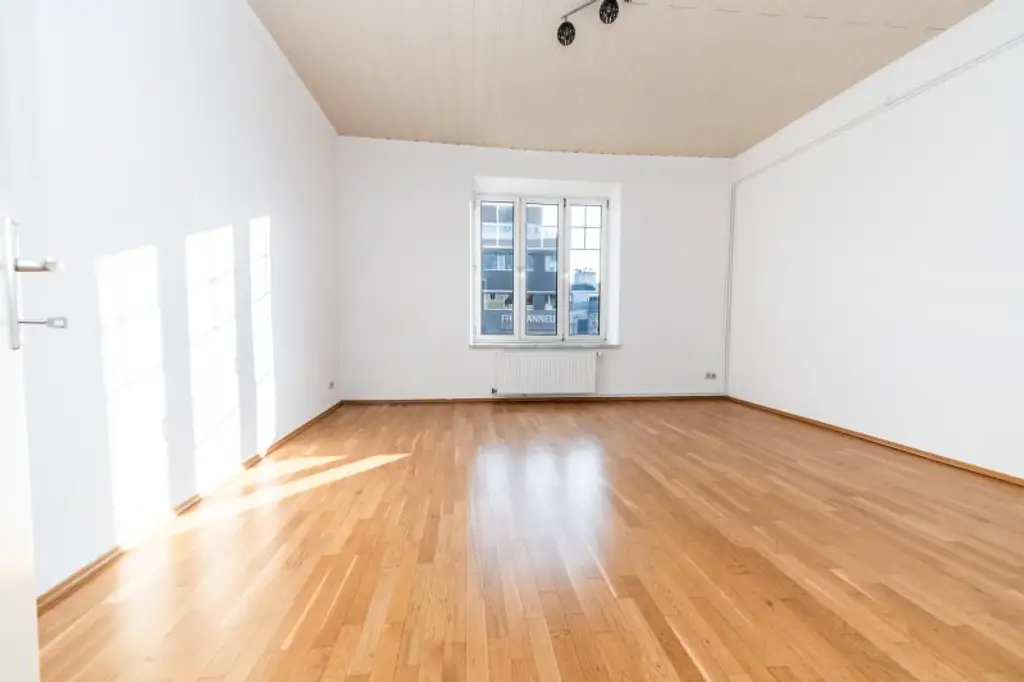 AB 01.01.2026 VERFÜGBAR | GEGENÜBER FH JOANNEUM I 3. STOCK I MODERN SANIERT I SEHR HELL I BIM VOR DER HAUSTÜRE I HAUSTIERE WILLKOMMEN I PROJEKT WOHNEN