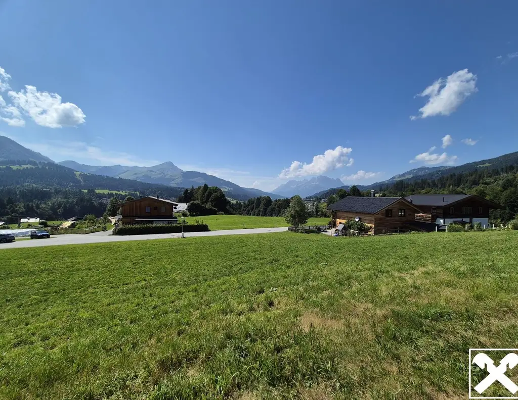 Sonniges Grundstück mit genehmigtem Bauplan