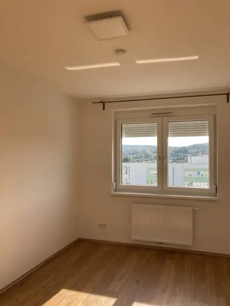 Sehr schöne , neue Mietwohnung, teilmöbliert