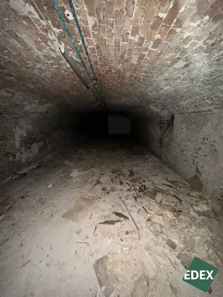 Großes Lager im 15. Wiener Gemeindebezirk