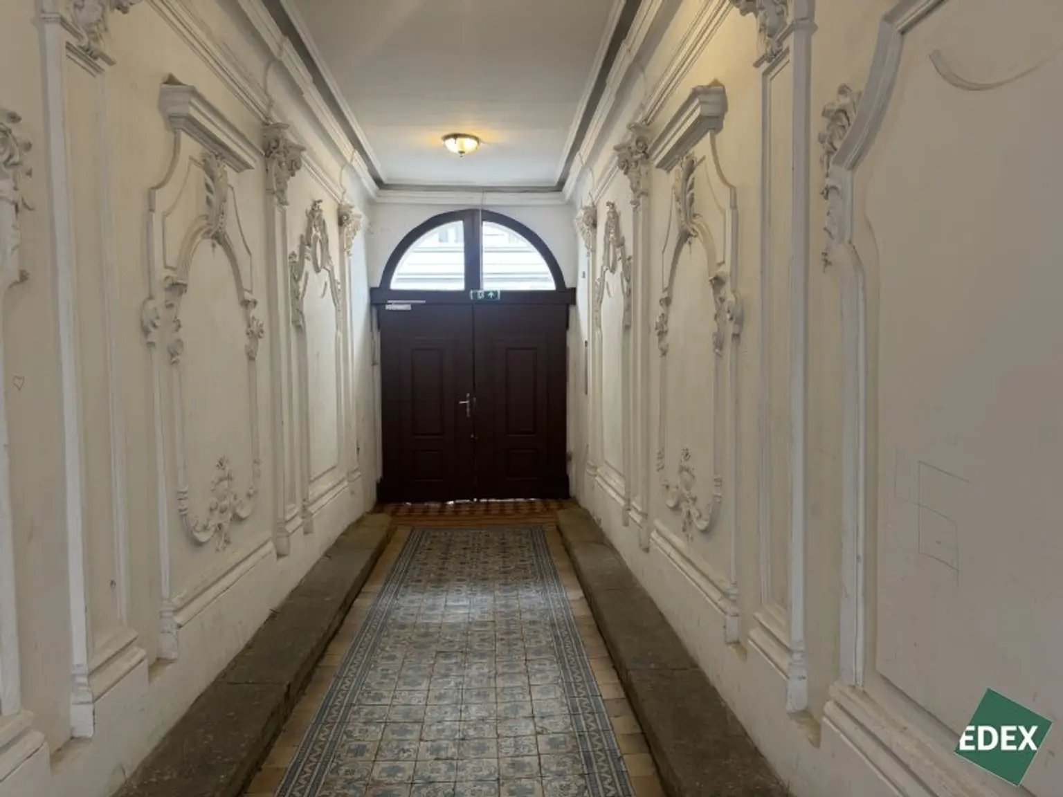 Wohnung mit Potential: Sanierungsbedürftige 2-Zimmer Wohnung nahe Augarten