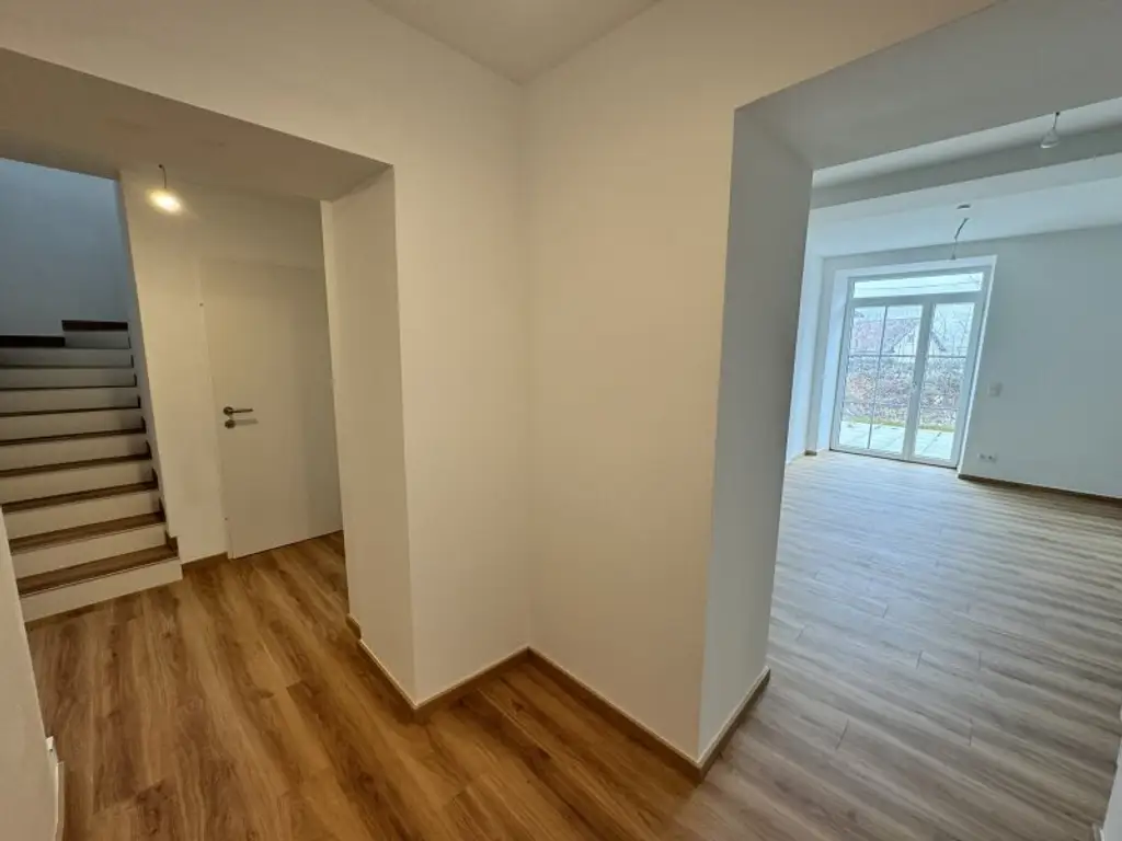 SEMMERING/GREIS - TOPSANIERTE GARTENWOHNUNG