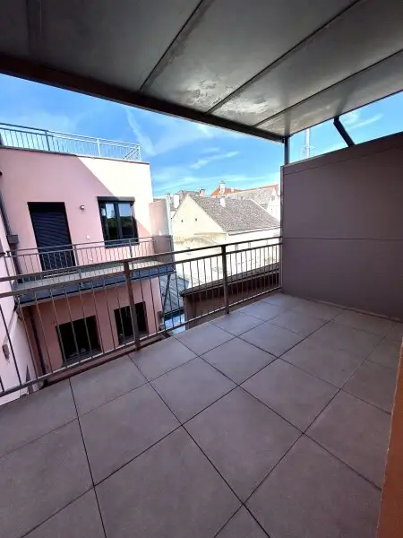 Moderne Dachgeschoßwohnung in Klosterneuburg: 75m² Erstbezug mit Terrasse!