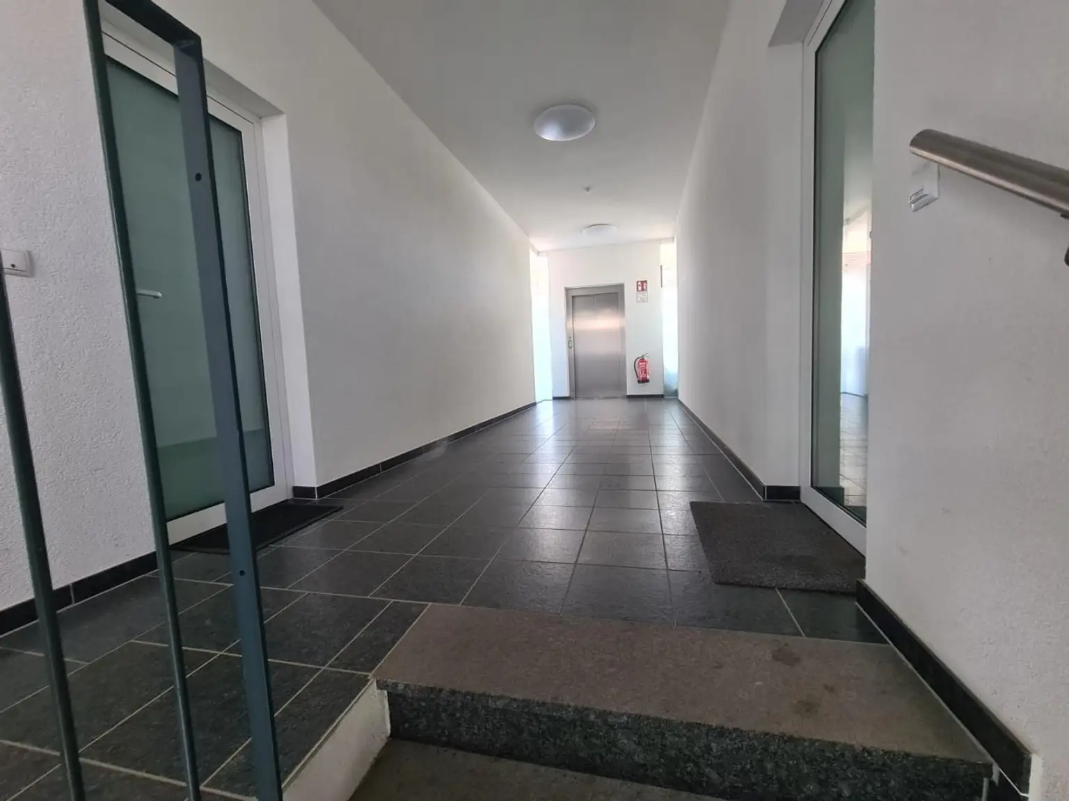 Neuwertige, wunderschöne 3-Zimmer-Wohnung mit großen Süd-Balkon