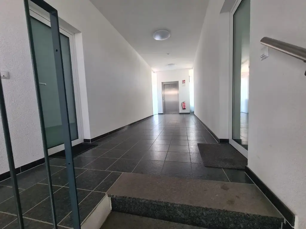 Neuwertige, wunderschöne 3-Zimmer-Wohnung mit großen Süd-Balkon