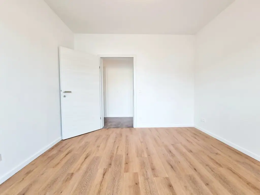Exklusive 3-Zimmer Wohnung | 68 m² + 22 m² Balkon | Carport inkludiert | € 899 Gesamtmiete