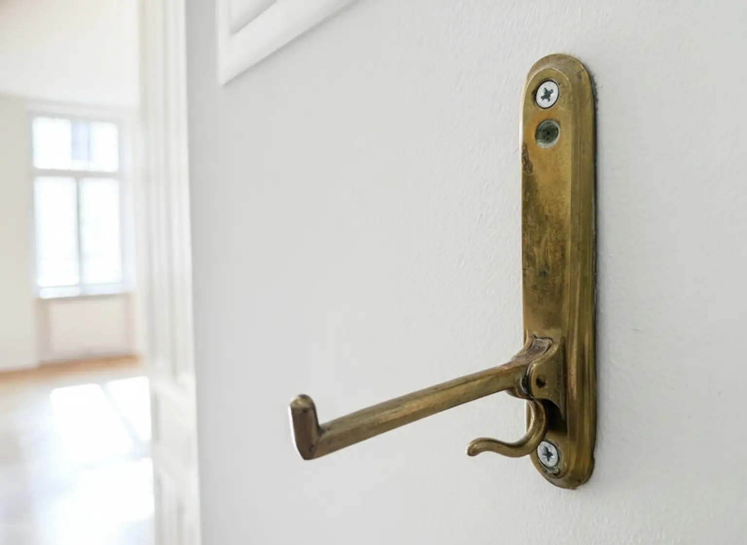 Altbaucharme inmitten Dögling - geräumige zwei Zimmer Wohnung