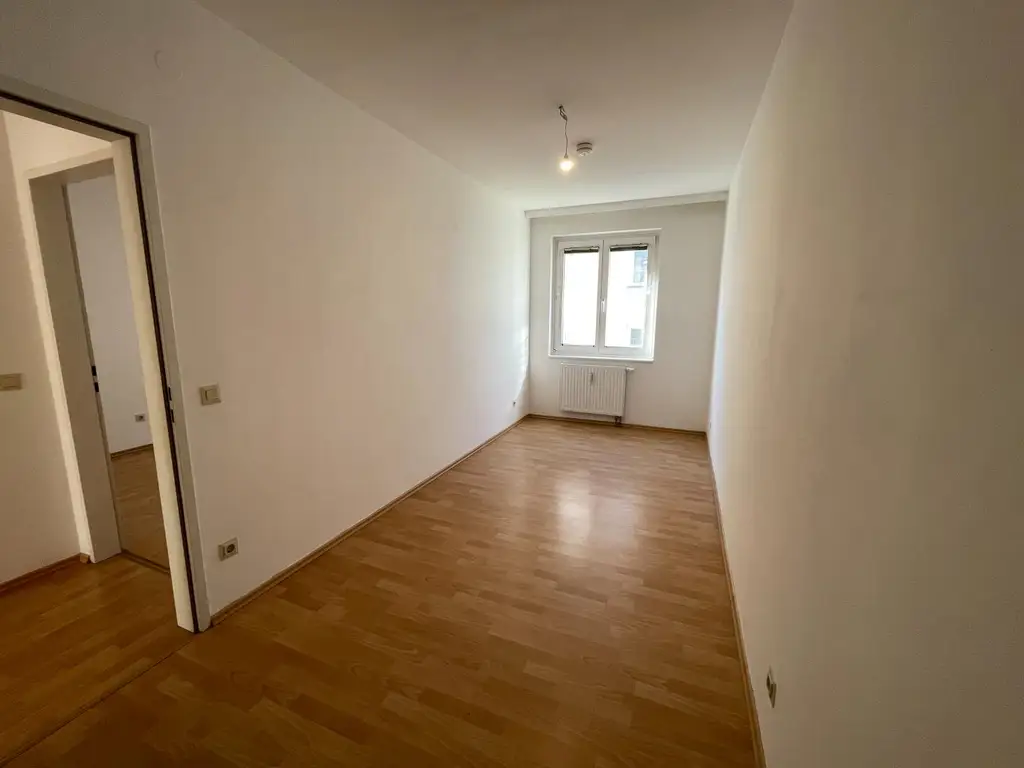 Lichtdurchflutete 3-Zimmer-Wohnung mit Balkon in zentraler Lage