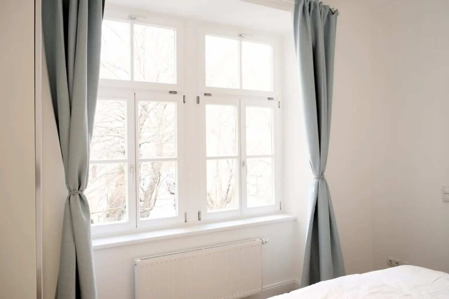 Wunderschöne und generalsanierte 2- Zimmer Altbauwohnung in Top Lage!!!