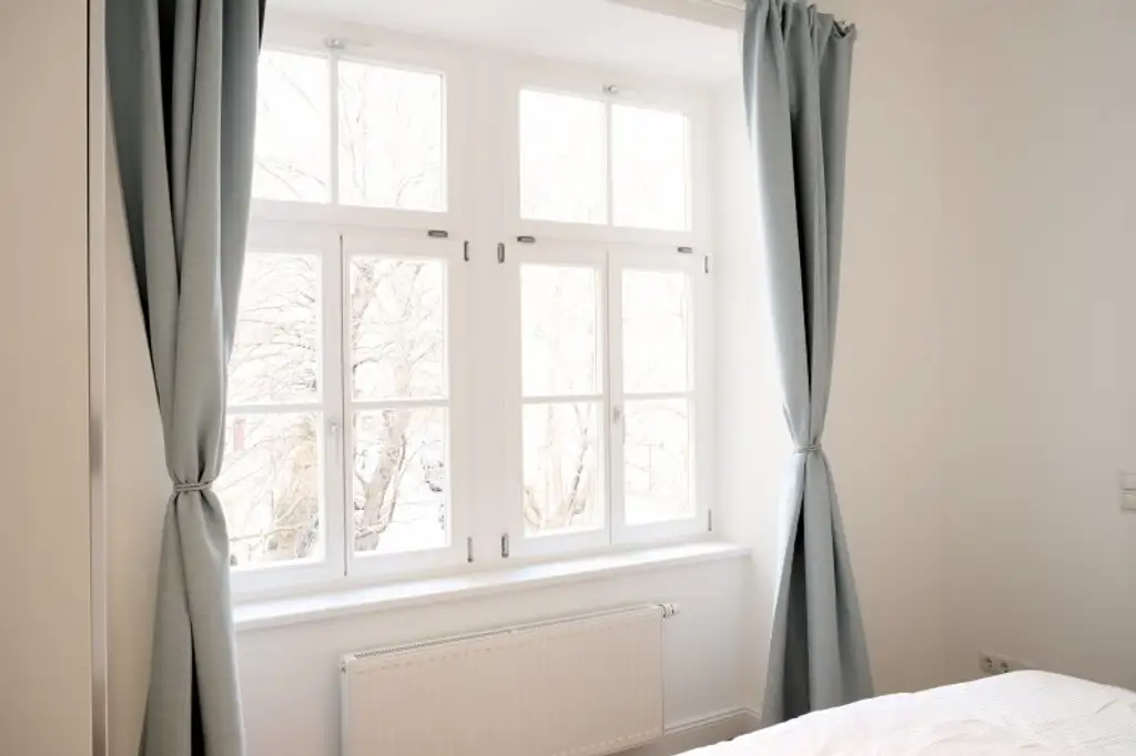 Wunderschöne und generalsanierte 2- Zimmer Altbauwohnung in Top Lage!!!