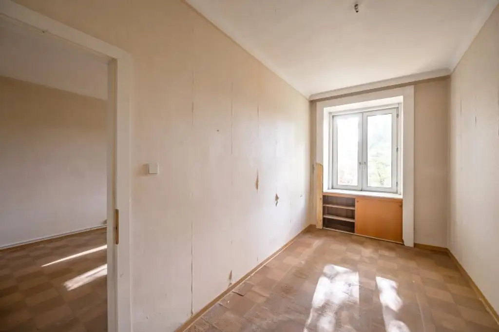 ++Fasangarten++ Altbautraum zum Selbstgestalten – 2-Zimmer-Wohnung mit Entwicklungspotenzial