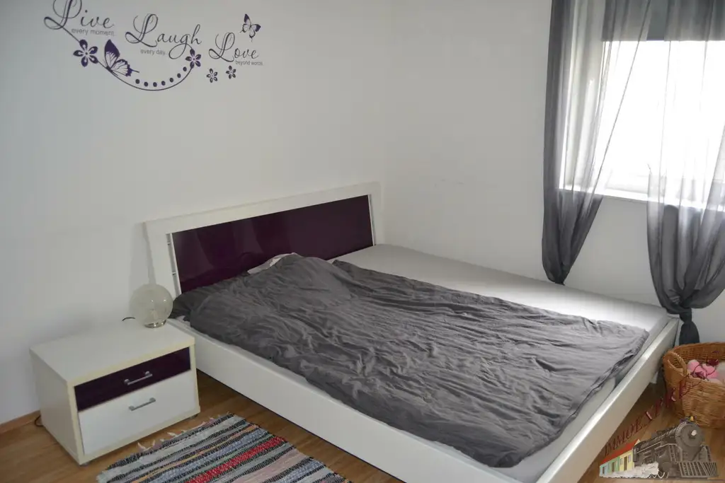 Entzückende 40 m² Wohnung - Ihr neues Zuhause mit Badebiotop vor der Türe! Wohnung wird leer übergeben!