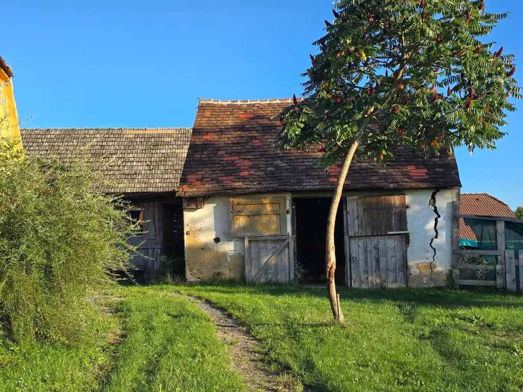 Haus mit Potential - Dreikanthof in bester Aussichtslage