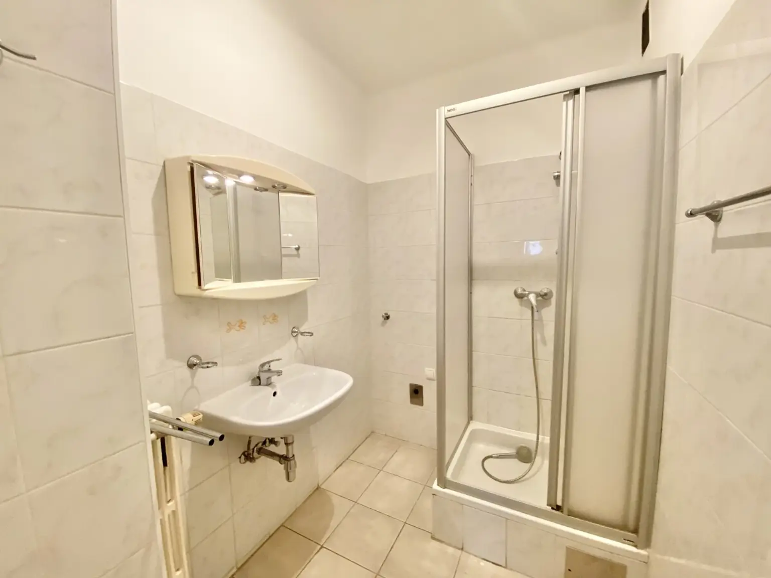 OPERNRINGHOF 3 Zimmer Wohnung /Büro  I 2 Bedroom Apartment opposite Opera