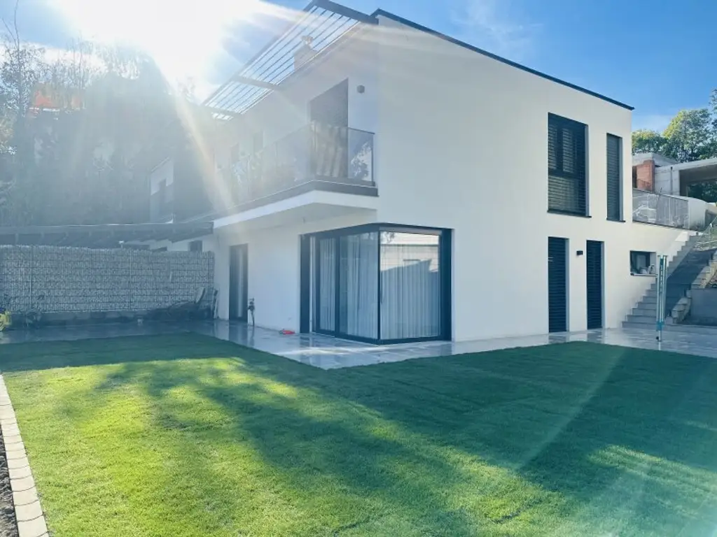 AKTIONSPREIS! Exklusive Doppelhaushälften inkl. Terrasse/Garten + Balkon 4-5 Zimmer! TRAUMAUSBLICK auf Burg Liechtenstein! SCHLÜSSELFERTIG!