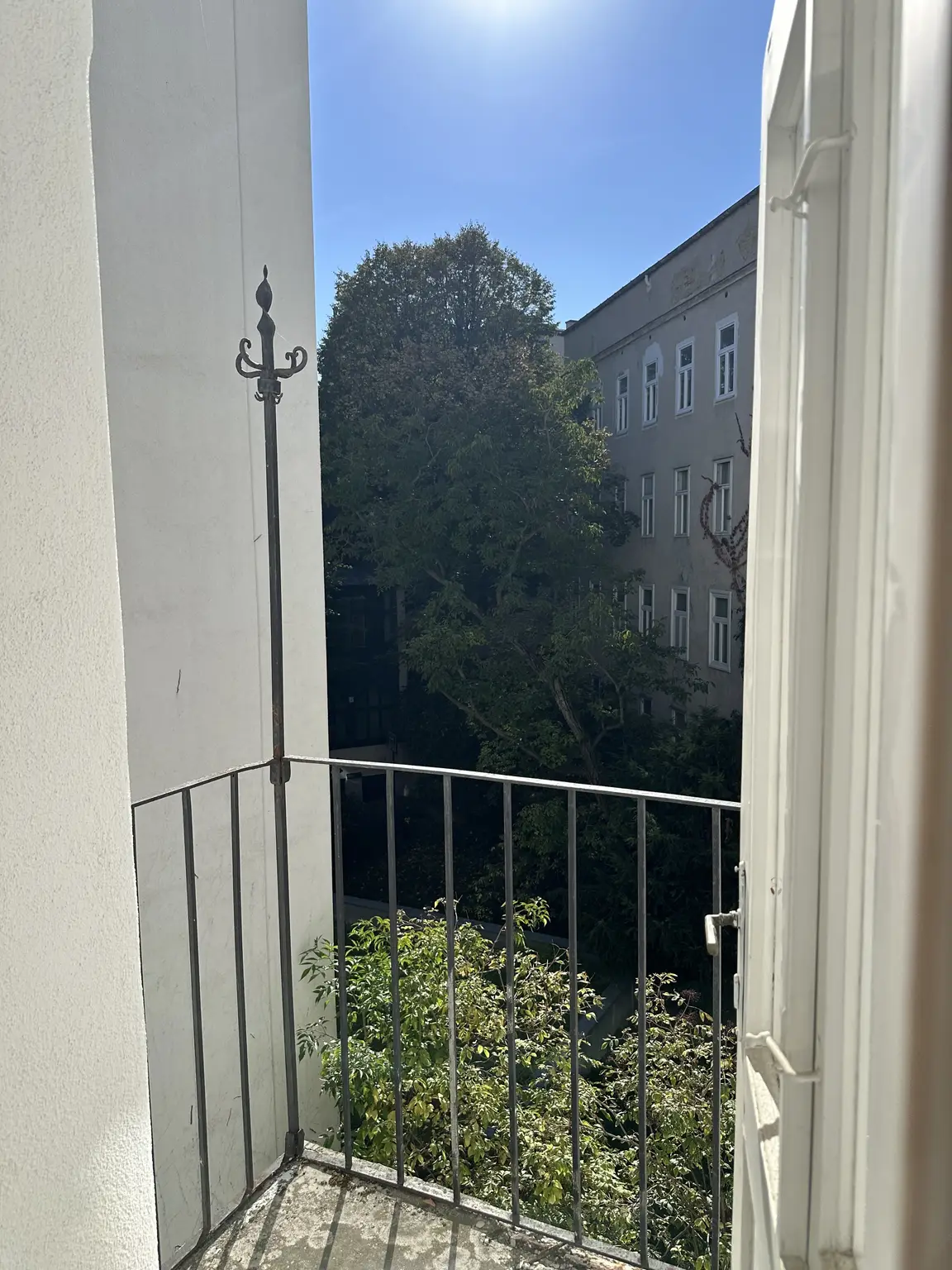 Altbautraum mit Balkon