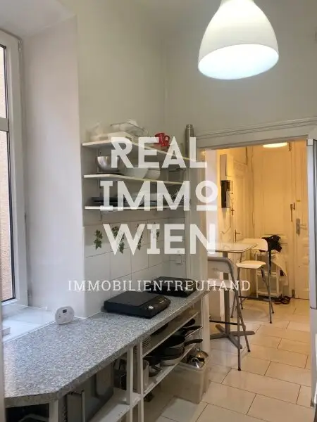 Hervorragende Anlage 5 Zimmer WG mit Stil im Gründerzeithaus
