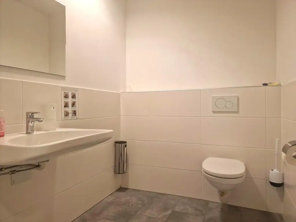 Geschäftslokal, Praxis/Ordination oder Büro im Herzen von Moosbrunn