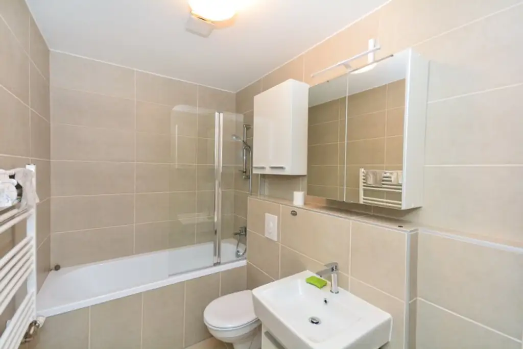 Der Sommer kann kommen: 2 Zimmer Wohnung in Hofruhelage mit großem Balkon