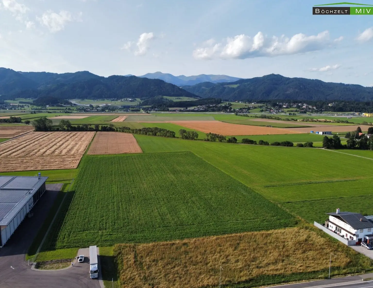 BAURECHT: Gewerbegrundstück mit knapp 32.000 m² in optimaler Verkehrslage +++ Spielberg +++