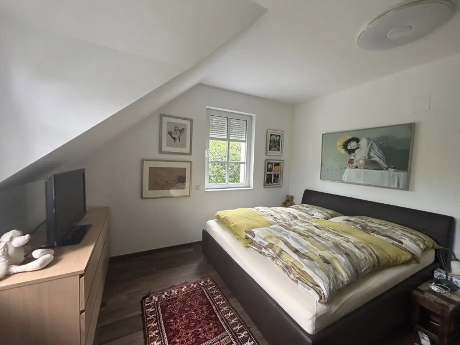 Luxus und Wohlbefinden - Traumvilla mit uneinsehbarem Garten in Grünlage