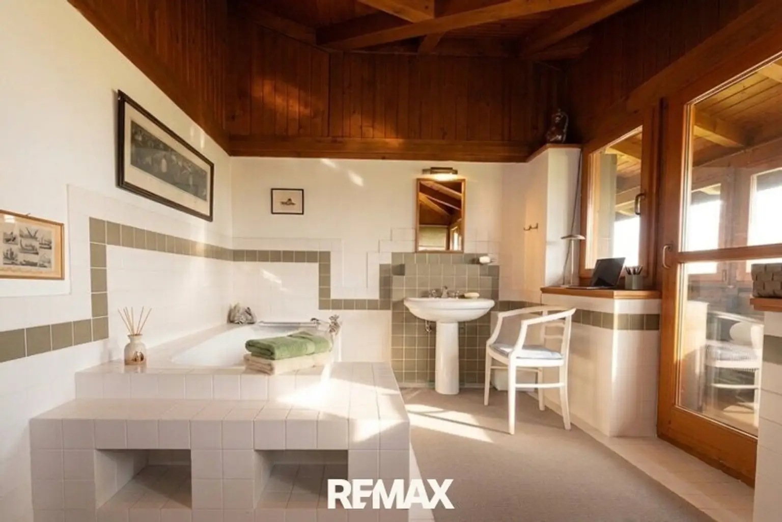 Badezimmer (OG)