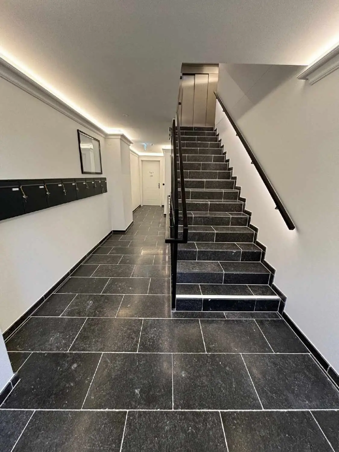Stilvolle Dachmaisonette mit 3 Terrassen in neu errichteter Stilvilla + Garage 1180 Wien