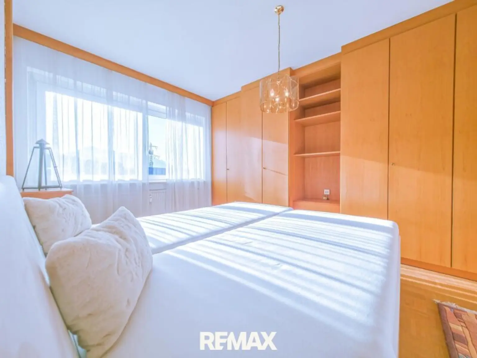 Schlafzimmer 1
