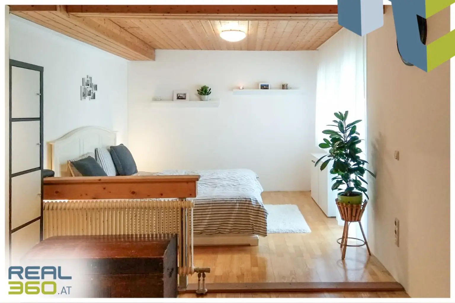 großzügiges Schlafzimmer