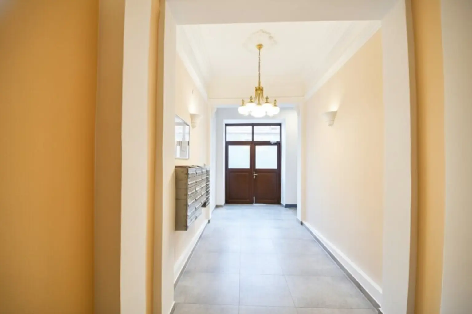 Charmantes Dachgeschoss-Domizil mit Loggia in urbaner Toplage