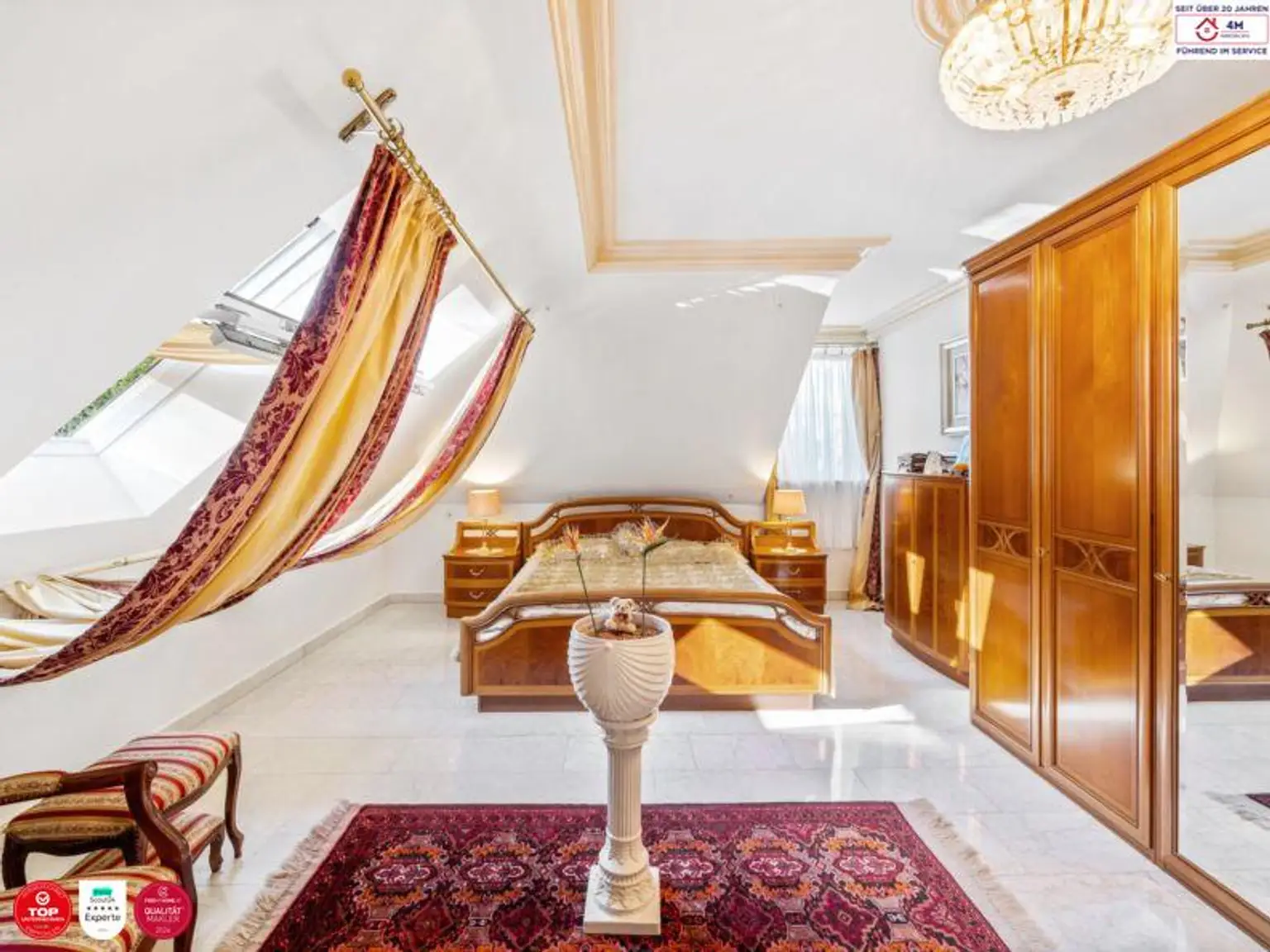 Exklusiv eingerichtete Villa mit orientalischem Hauch in absoluter Ruhelage in einer der begehrtesten Wohnlagen des südwestlichen Wienerwalds