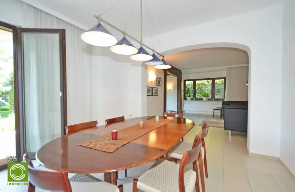 CHRISTOPH CHROMECEK IMMOBILIEN - PERCHTOLDSDORF - Gepflegtes und geräumiges Einfamilienhaus mit vielen Extras!