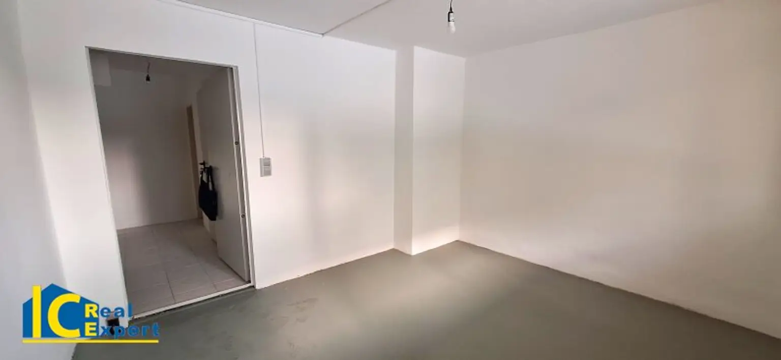 Frisch renoviert mit Steckdose