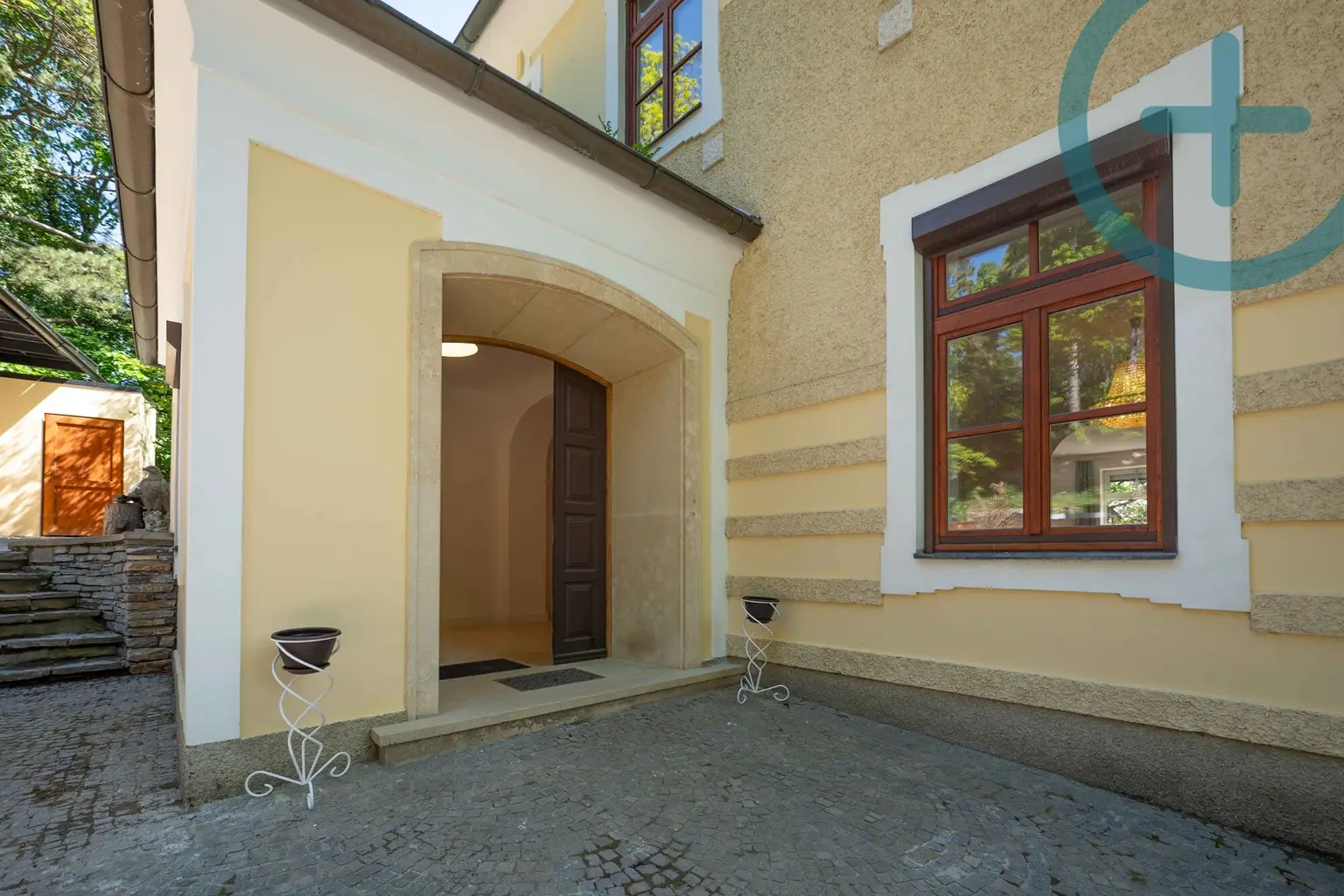 Anwesen mit Parkanlage