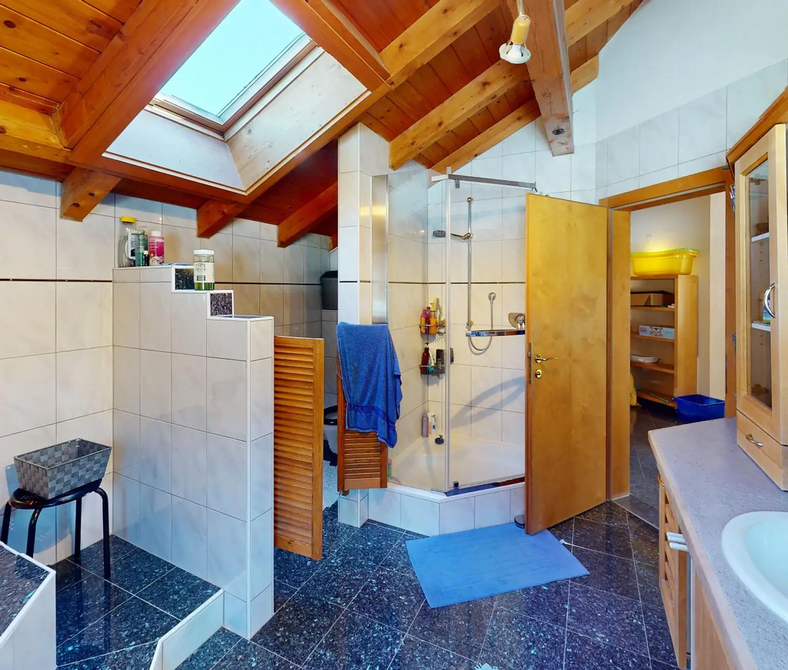 Prutz - Haus - Badezimmer