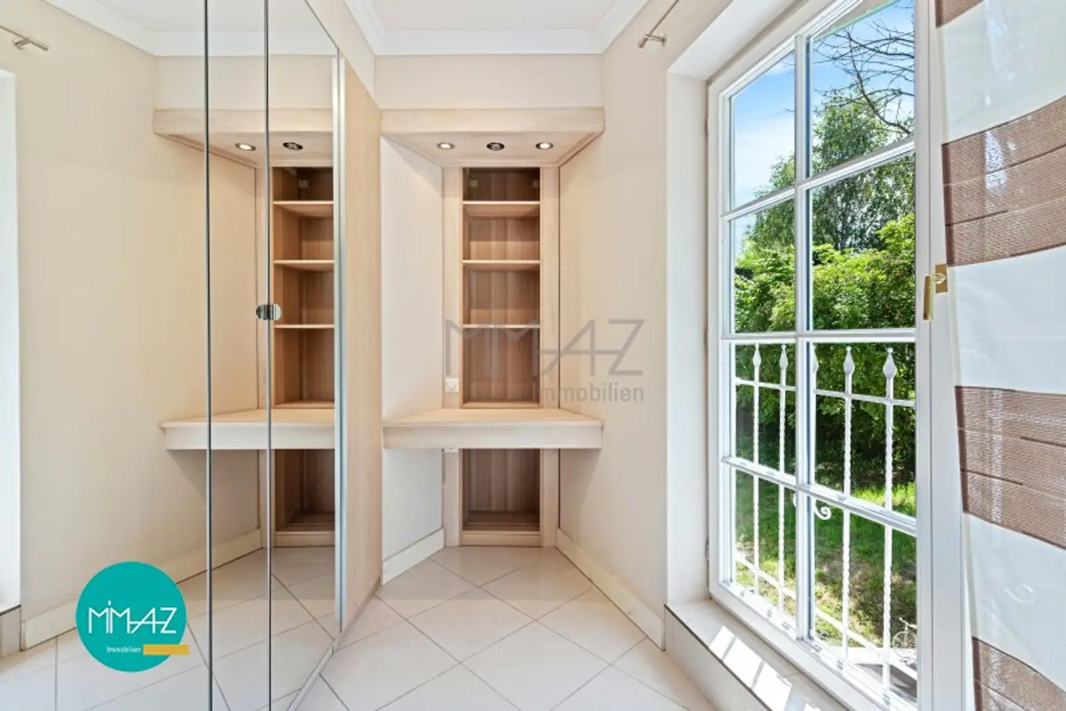 British Elegance in Vienna – A Home Like No Other! 5 rooms • 2 terraces • sauna • fitness room • garage! MOVE IN AND ENJOY!