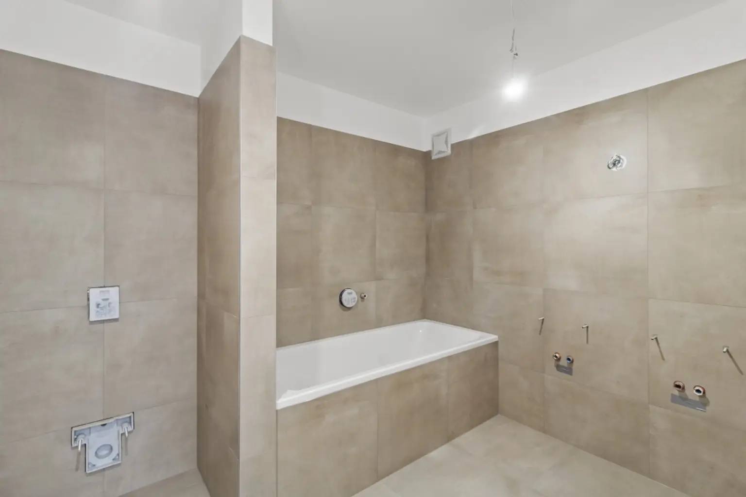 P | ++ NEU ++ EXKLUSIVE VIER Zimmer mit BALKON - Beste Lage! | Prima Service Immobilien